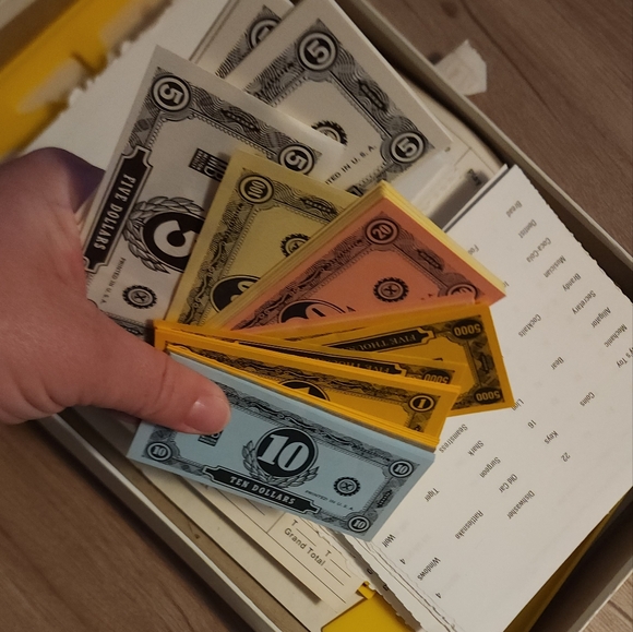 Family Feud 2nd edition game - Picture 9 of 11